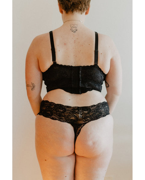 Curvy Plungie Bralette - Black *FINAL SALE*