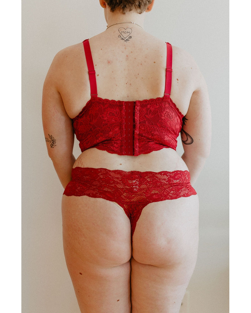 SOMA ~ RUBY RED ~ SENSUOUS LACE SPECIAL EDITION THONG PANTIES ~ SIZE SMALL